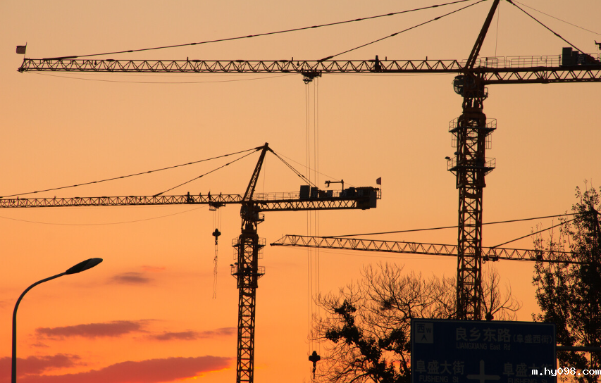 塔机监测系统：塔吊司机应该注意哪些问题